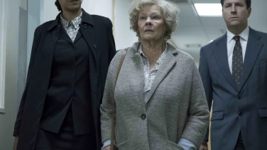 Red Joan film trailer button