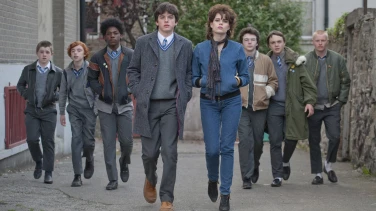 Sing Street film trailer button