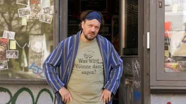 Der Held vom Bahnhof Friedrichstrasse film trailer button