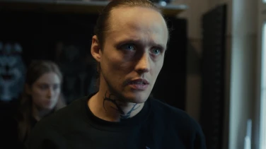 Wolves film trailer button