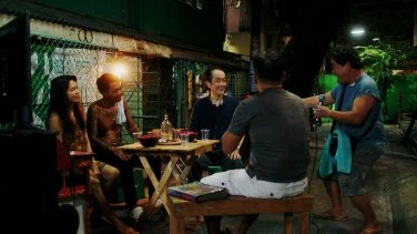 Diamonds in the Sand film trailer button