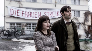 Die göttliche Ordnung film trailer button