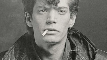 Mapplethorpe: Look at the Pictures film trailer button