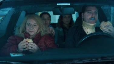 Los Domingos mueren más personas film trailer button