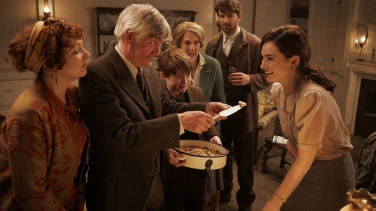 The Guernsey Literary and Potato Peel Pie Society film trailer button