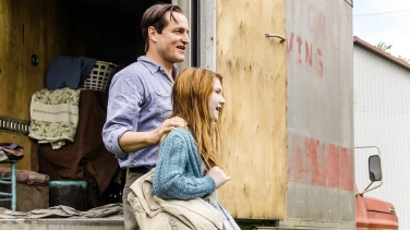 The Glass Castle film trailer button