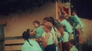 Kinder des Friedens film trailer button