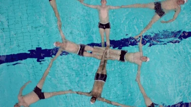 Swimming with Men film trailer button