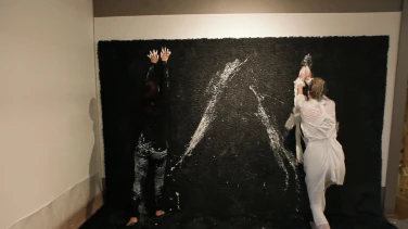 Ly-Ling & Herr Urgesi film trailer button