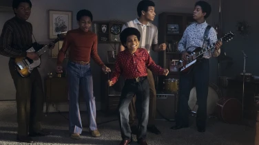 Michael film trailer button