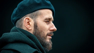 L'Abbé Pierre - Une vie de combats film trailer button