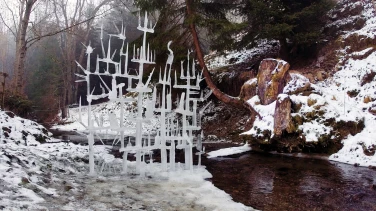 Eisenberger film trailer button