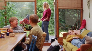 The Love That Remains film trailer button