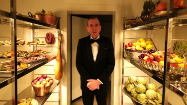 Spencer film trailer button