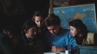 L' Engloutie film trailer button