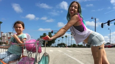 The Florida Project film trailer button