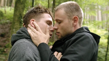 Freier Fall film trailer button