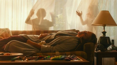 Tully film trailer button