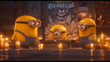 Minions & Monsters film trailer button