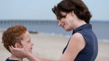 Mothers' Instinct film trailer button