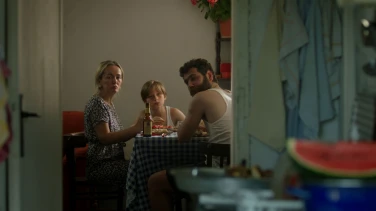 Everybody Calls Redjo film trailer button