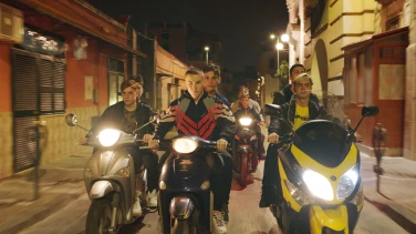 La paranza dei bambini film trailer button