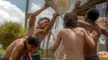 Los reyes del mundo film trailer button