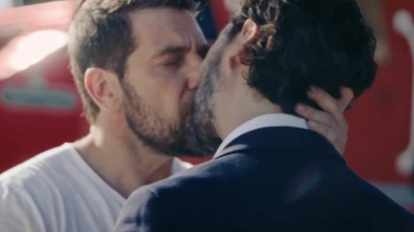 ¿Quién quiere casarse con un astronauta? film trailer button