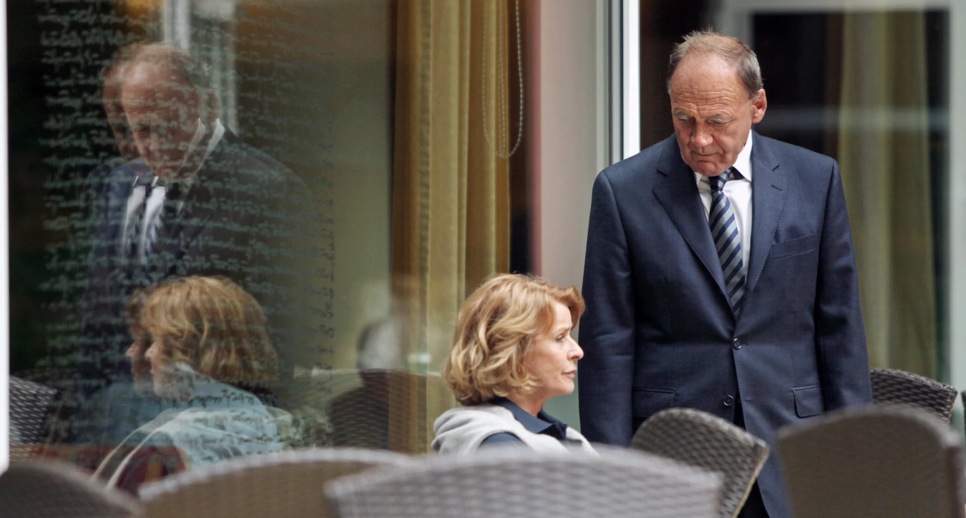 Satte Farben vor Schwarz hero banner image placeholder