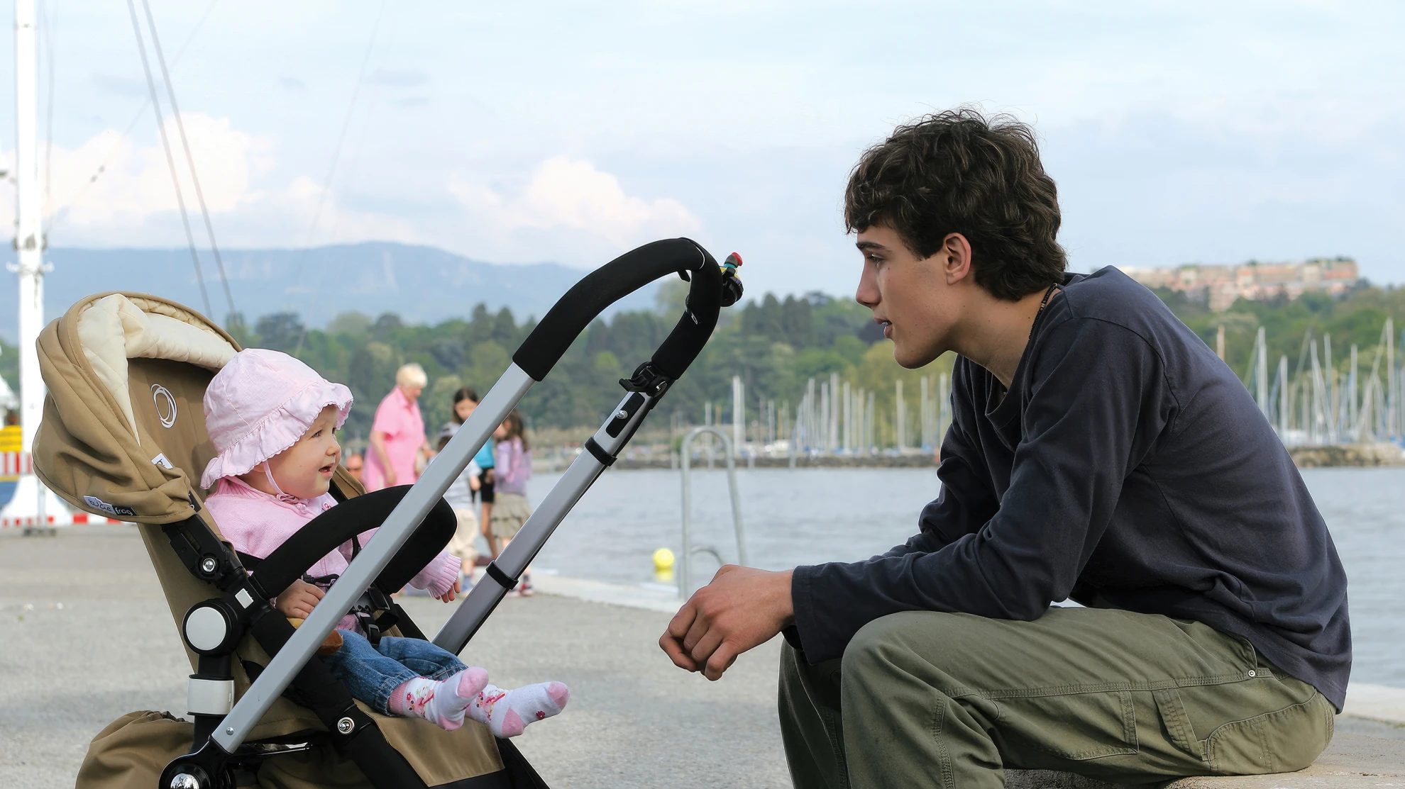 Jeune homme hero banner image placeholder