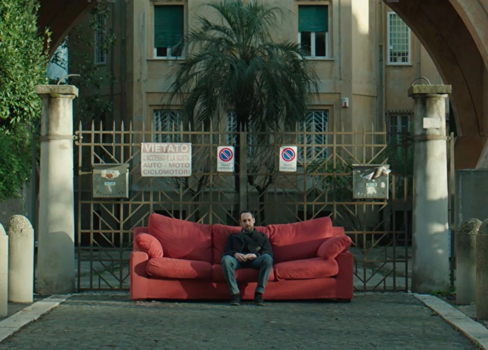 L' Ospite hero banner image placeholder