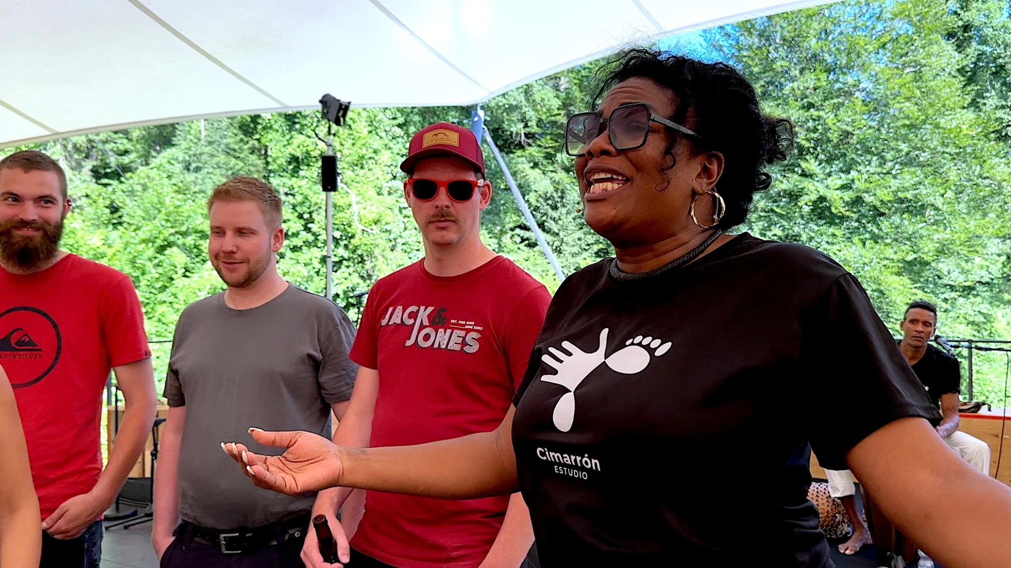 Tanzen im Land der eingefrorenen Träume hero banner image placeholder