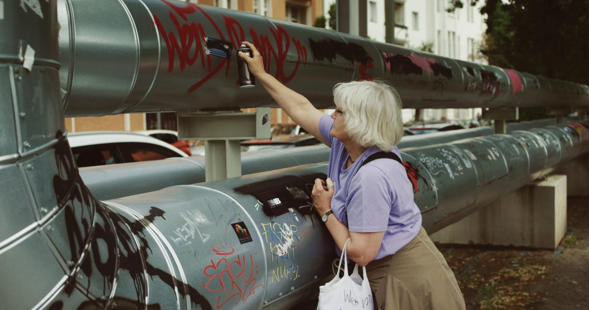 Amazonen einer Grossstadt hero banner image