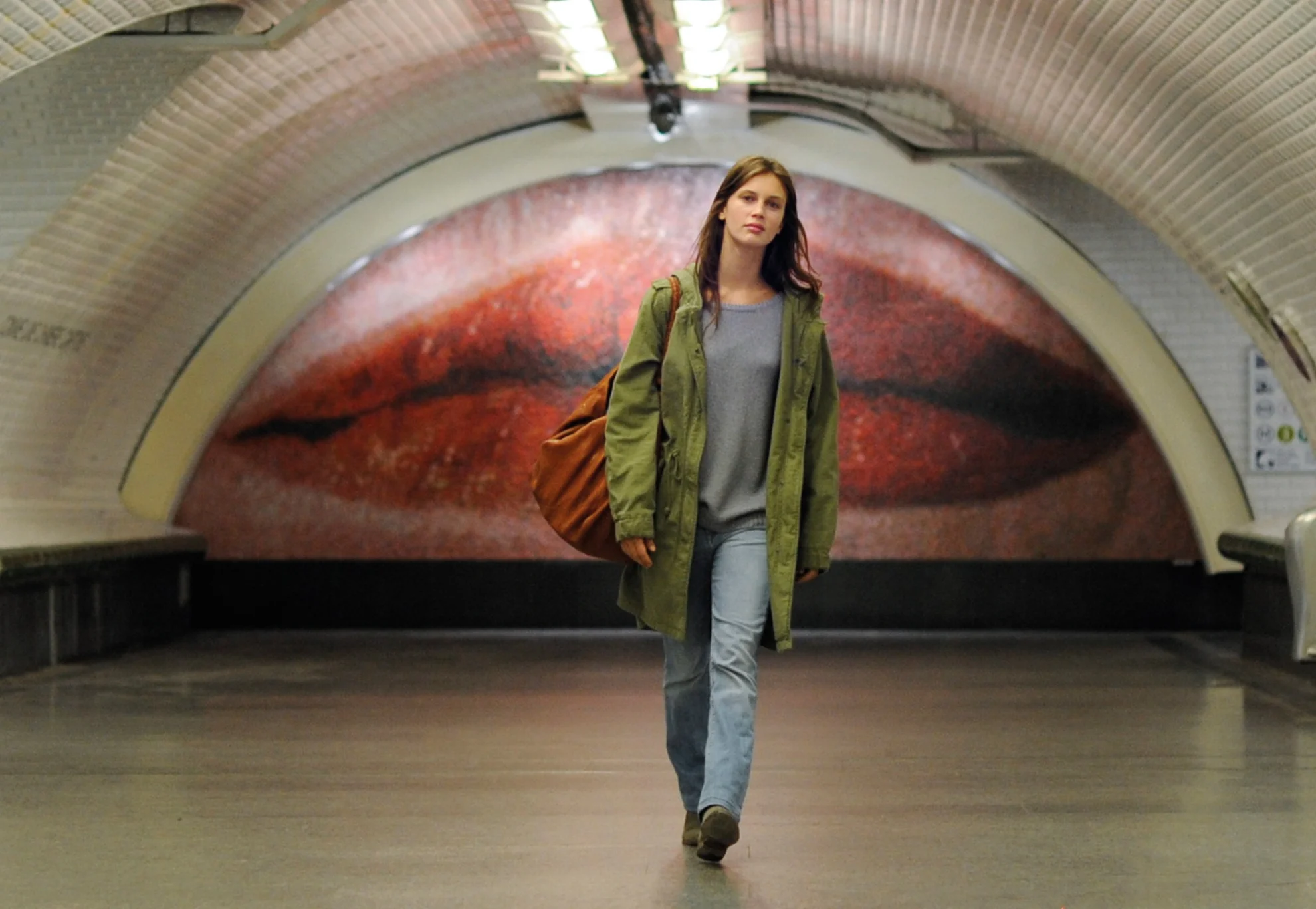 Jeune et jolie hero banner image